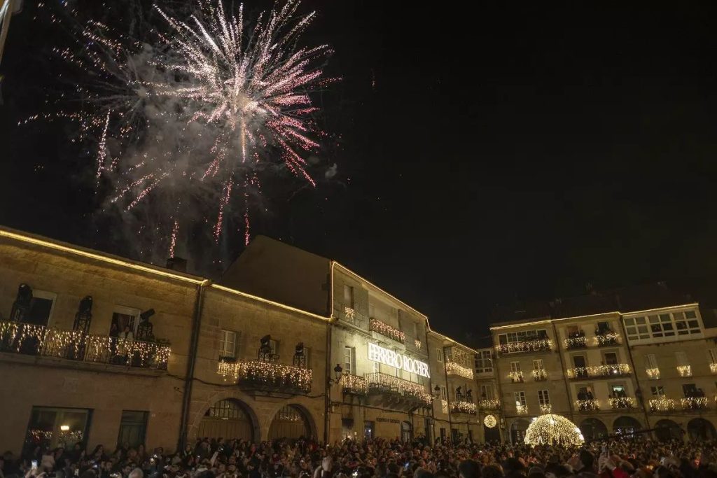 Ribadavia, elegida como pueblo más bonito por Ferrero Rocher por su alumbrado navideño en 2024