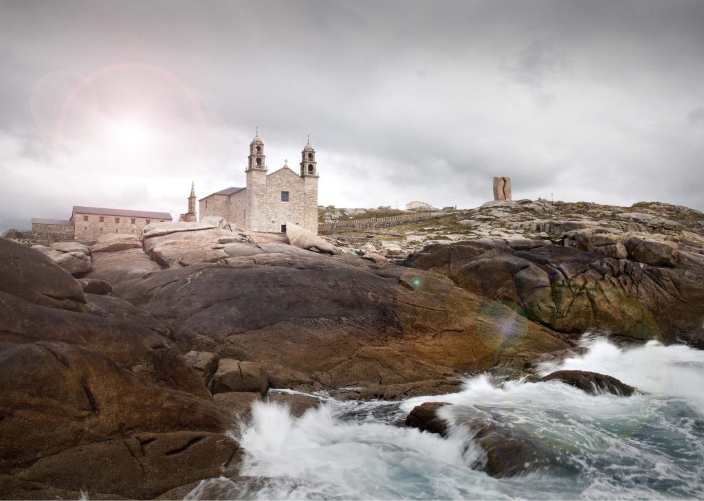 Rompeolas en las costas de Muxía, en las Rías Altas de Galicia